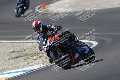media/Sep-21-2025-TrackDaz (Sun) [[277c75b276]]/C Group/1140pm (Turn 3)/